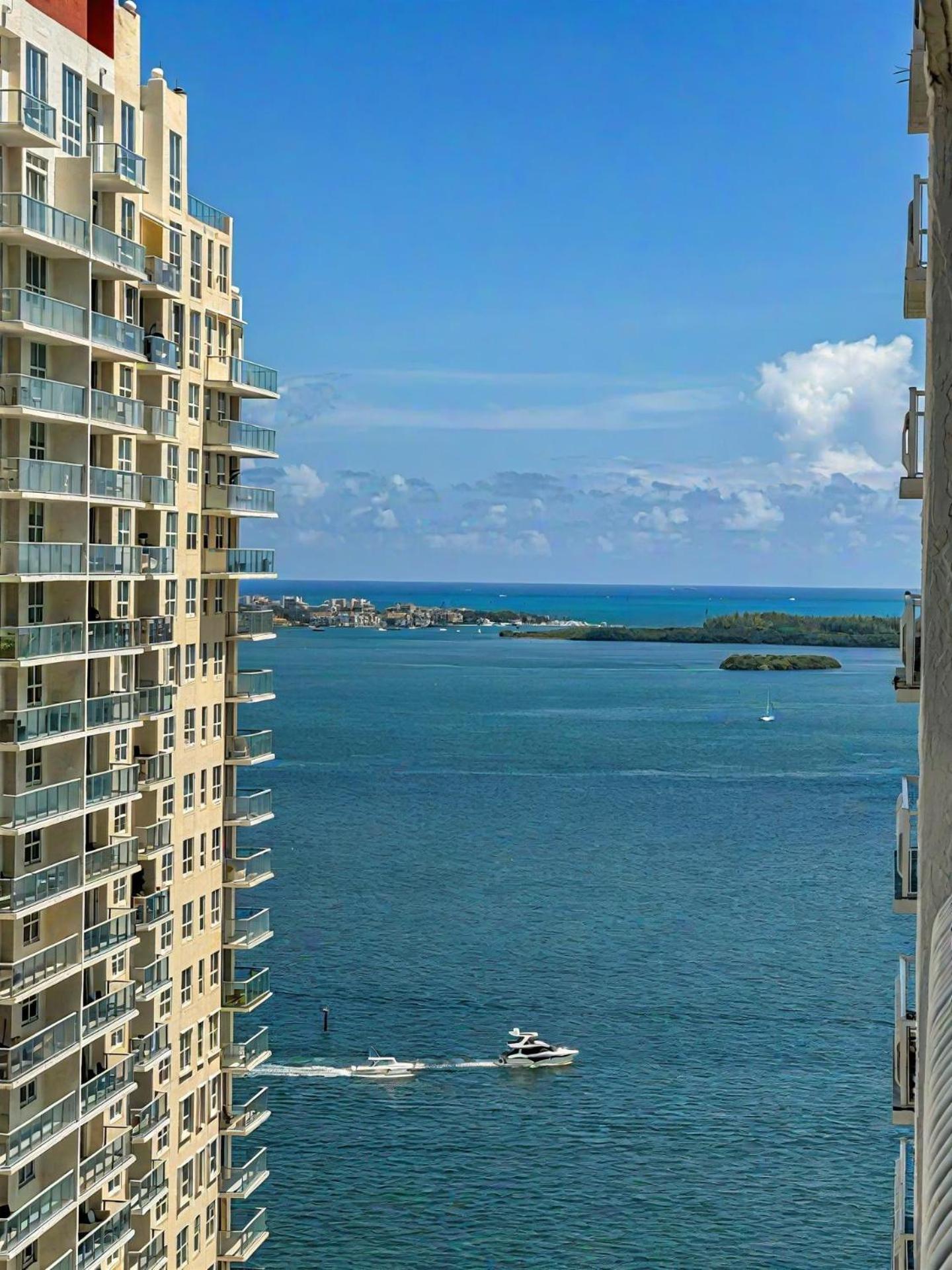 Elegant Centric Vibrant Pool Jacuzzi Free Parking Apartamento