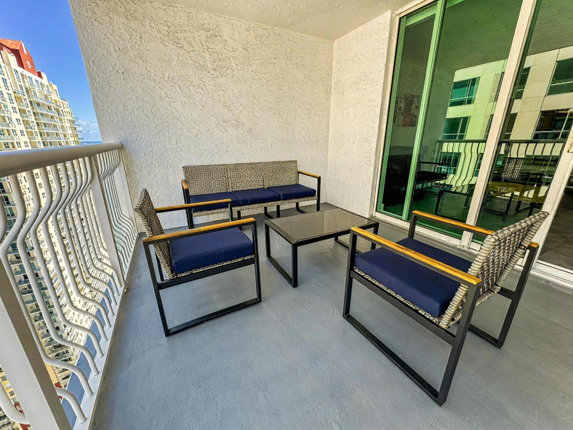 Elegant Centric Vibrant Pool Jacuzzi Free Parking Apartamento Miami