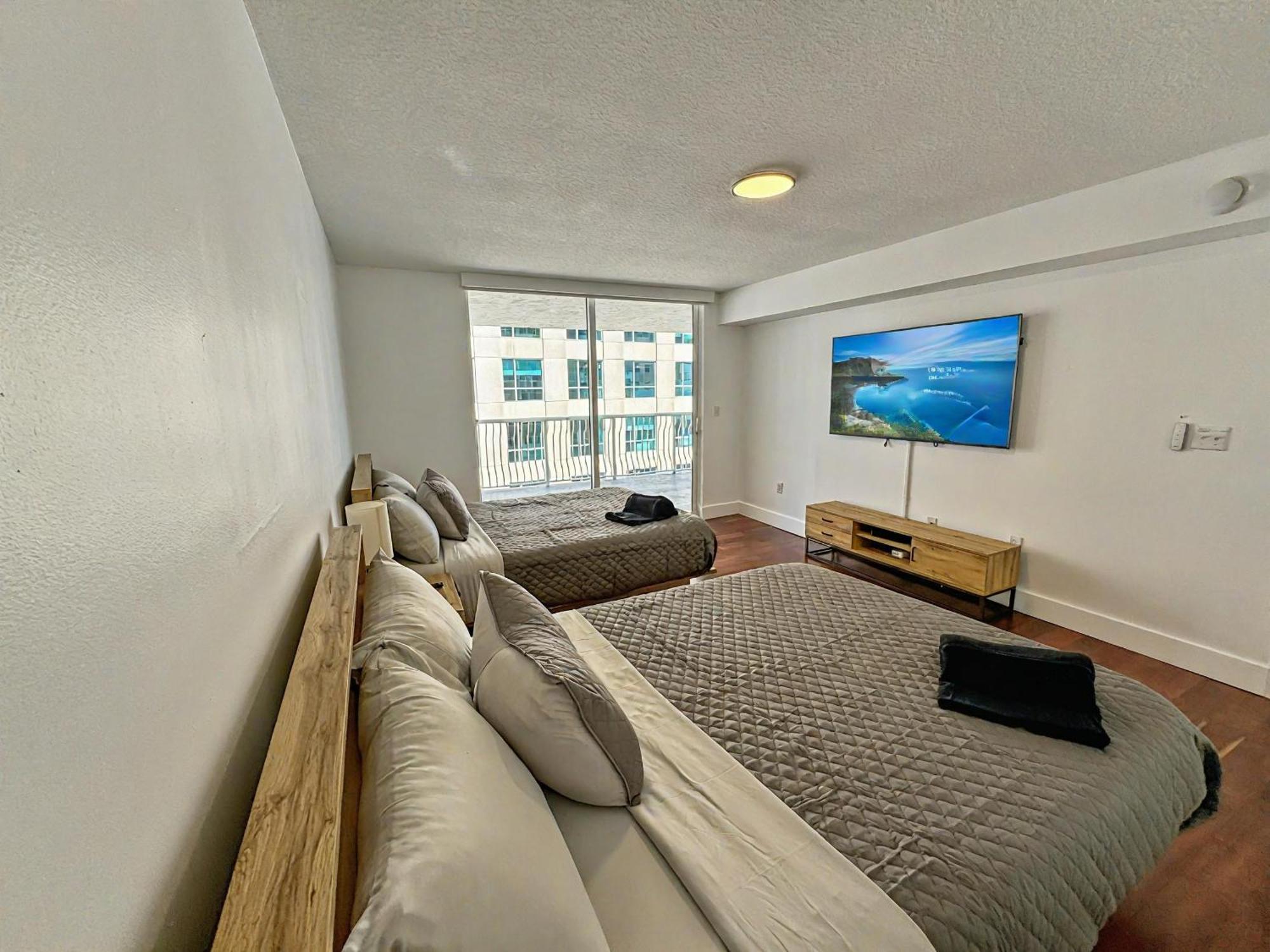 Elegant Centric Vibrant Pool Jacuzzi Free Parking Apartamento *